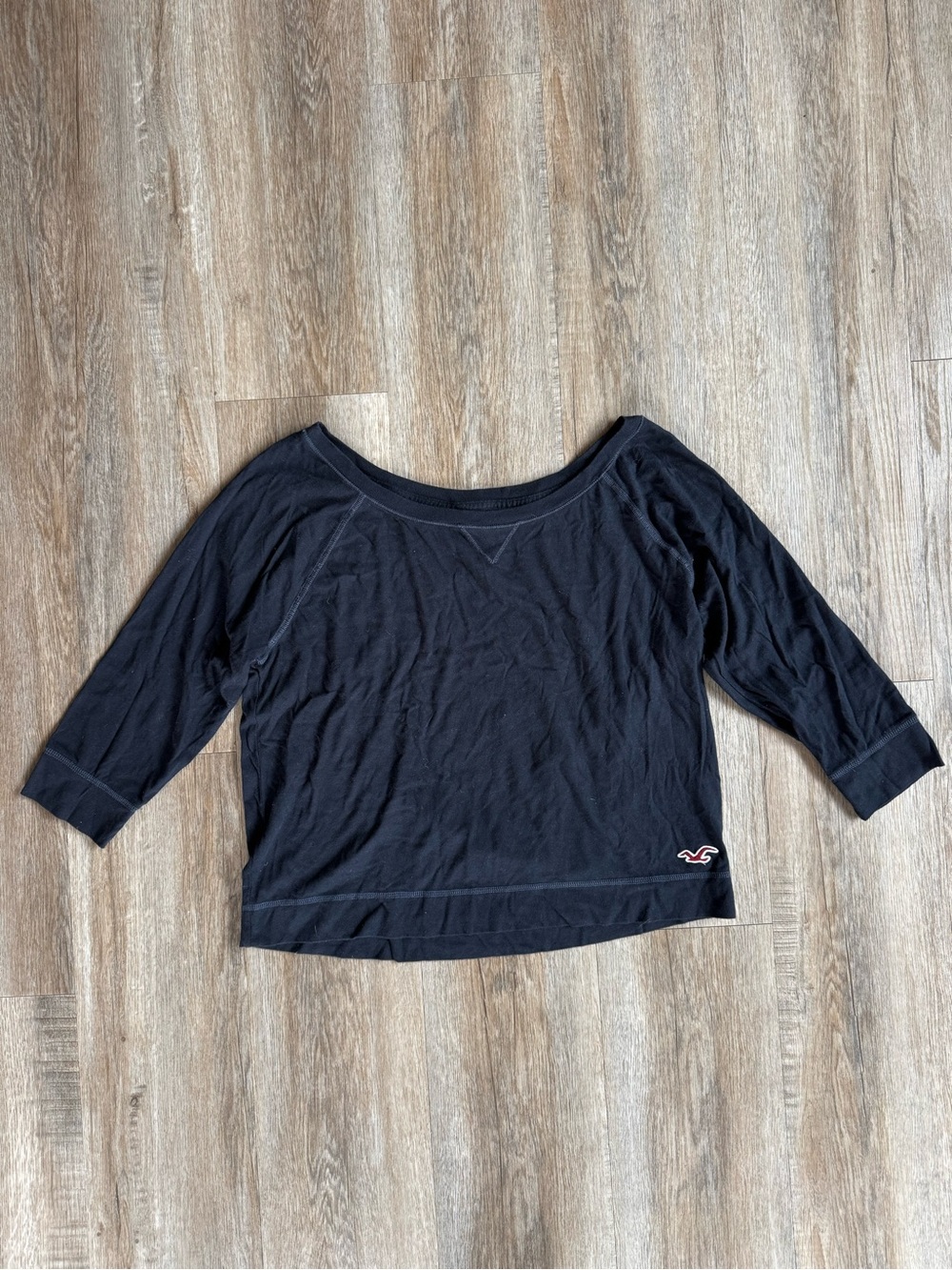 Hollister Y2K Women’s Navy 3/4 Sleeve Crop Top - size Large